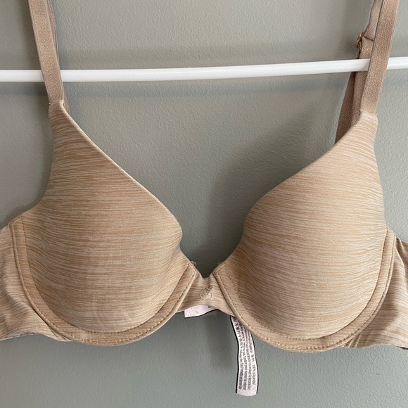VS Uplift Semi Demi Bra - Picture 2 of 4